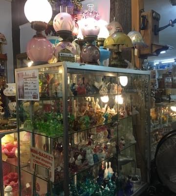 GOLD SHOWCASE DEALER